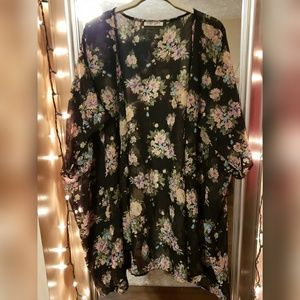 3X BLACK FLORAL KIMONO